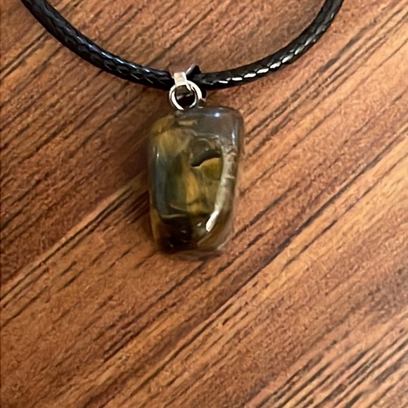 Elegant Black and Brown Tigers Eye Pendant Necklace - Picture 3 of 4